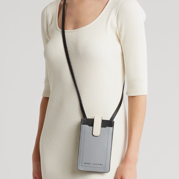 New Marc Jacobs Groove Pebble Leather Phone Crossbody Bag Prune Black/light Blue - Picture 6 of 8